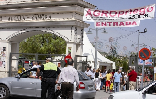 776. 011008. 23. "AgroPriego" sigue creciendo.