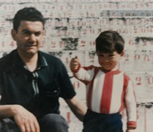 800. 011009. 09. Cristóbal Muré con su hijo hace 40 años.