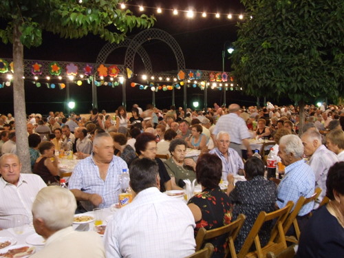 751. 170907. 01. Feria de nuestros mayores en la Residencia. (Foto, EAO).