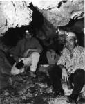 751. 170907. 14. Descubrimiento de una cueva del Calcolítico.