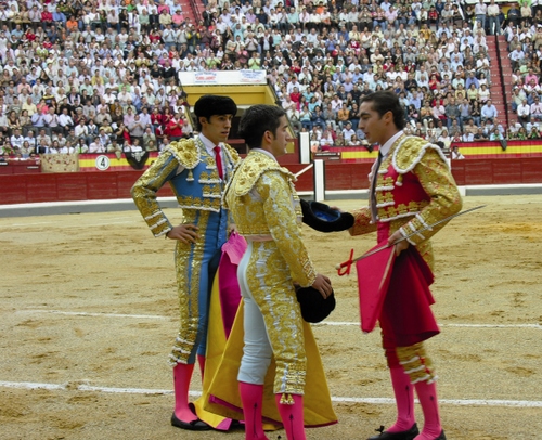 754. 011107. 20. Alternativa de Curro Jiménez en Jaén. (Fotos, M. Osuna y A. González).