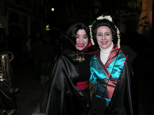 761. 150208. 37. Paqui Mantas, concejala, y Encarnación Ortiz, alcaldesa. Carnaval, 2008.