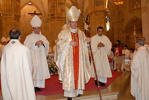 766. 010508. 54. Mario Iceta es nombrado obispo auxiliar de Bilbao.