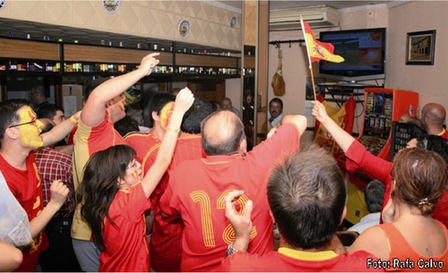 771. 150708. 08. Celebrando el triunfo de España en la Eurocopa. (Foto, Rafa Calvo).