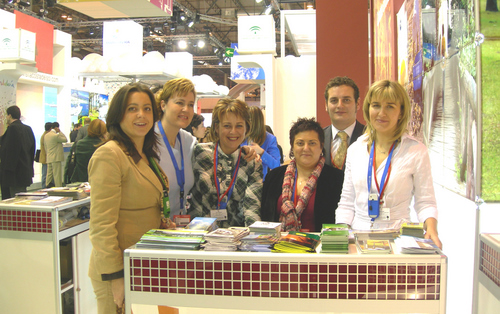737. 150207. 14. Grupo de profesionales de Turismo de Córdoba y provincia presente en Fitur 2007.