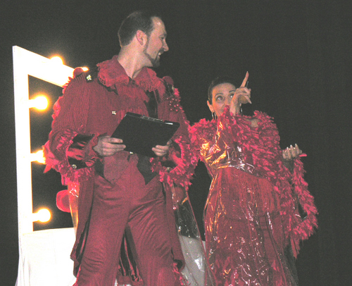 737. 150207.  32. F. González e Ía  Navas, presentadores  del II Carrusel de Agrupaciones de Carnaval. (Foto, M. Pulido).
