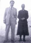 776. 011008. 11. Antonio Povedano junto a su madre. 1949.