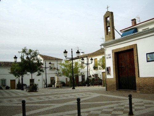 738. 010307. 10. Plaza de la aldea de Las Lagunillas de Priego.