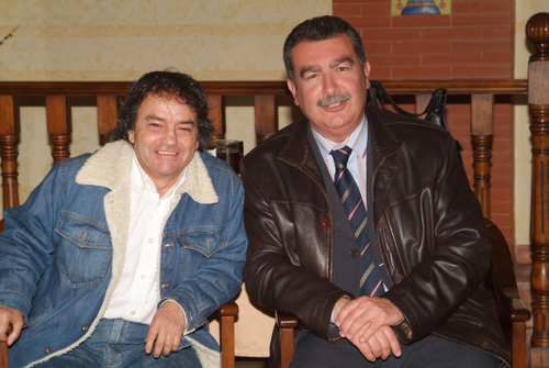 738. 010307. 33. Joselito con el alcalde en su última visita a Priego para la grabación del programa Hora Cero de TVE1.