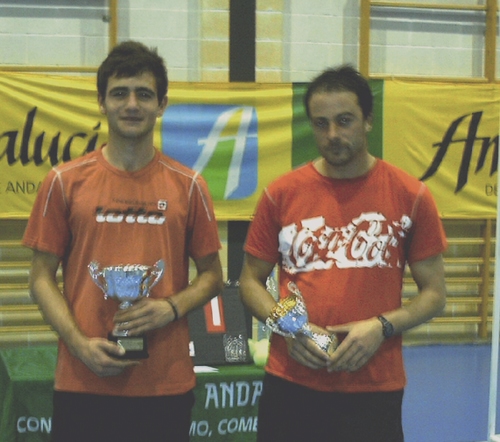 783. 150109. 53. Emilio Ruiz, a la izquierda, ganador de la I Copa Master de Tenis.