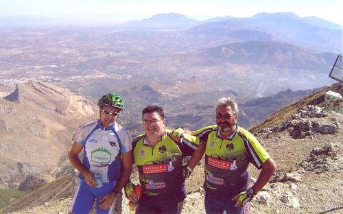 739-740. 150307. 48. Rafael Cuenca, Nicolás Albendea y Manolo García, en Jabaluz.
