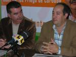 742. 010507.13. Perez Cabello y Juan Castro, cirtican al presidente de la Diputación. (Foto, Francisco Gutiérrez).