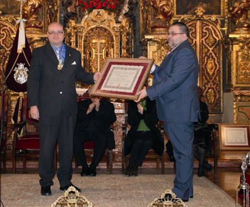809. 150210. 36. Salvador Calvo, medalla de la Agrupación de Cofradías. (R. Calvo).