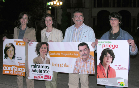 743. 150507. 04. Los candidatos a la Alcaldía mostrando su cartel. (Foto, Manuel Pulido).