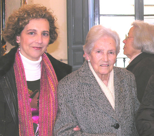 744. 010607. 25. Amparo Moreno Fernández y Dolores Fernández Lozano, herederas del pintor Lozano Sidro.