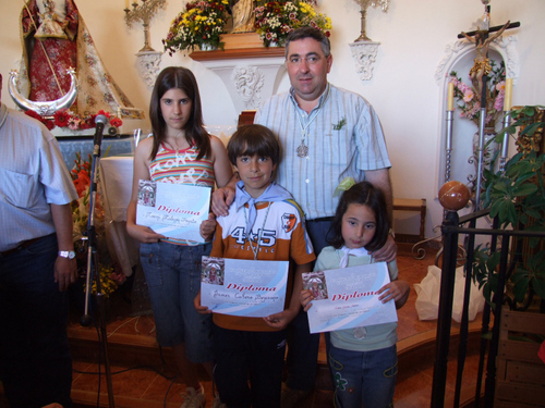 746. 010707.04. Ganadores del concurso de poesía a la Virgen Romera. (Foto, Enrique Alcalá).
