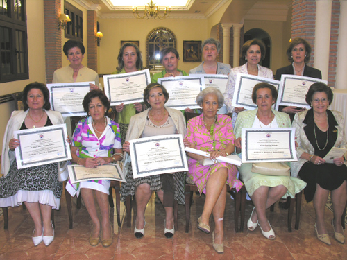 746. 010707.24. Alumnas que han recibido certificado en la Cátedra Integeneracional Profesor Francisco Santisteban.